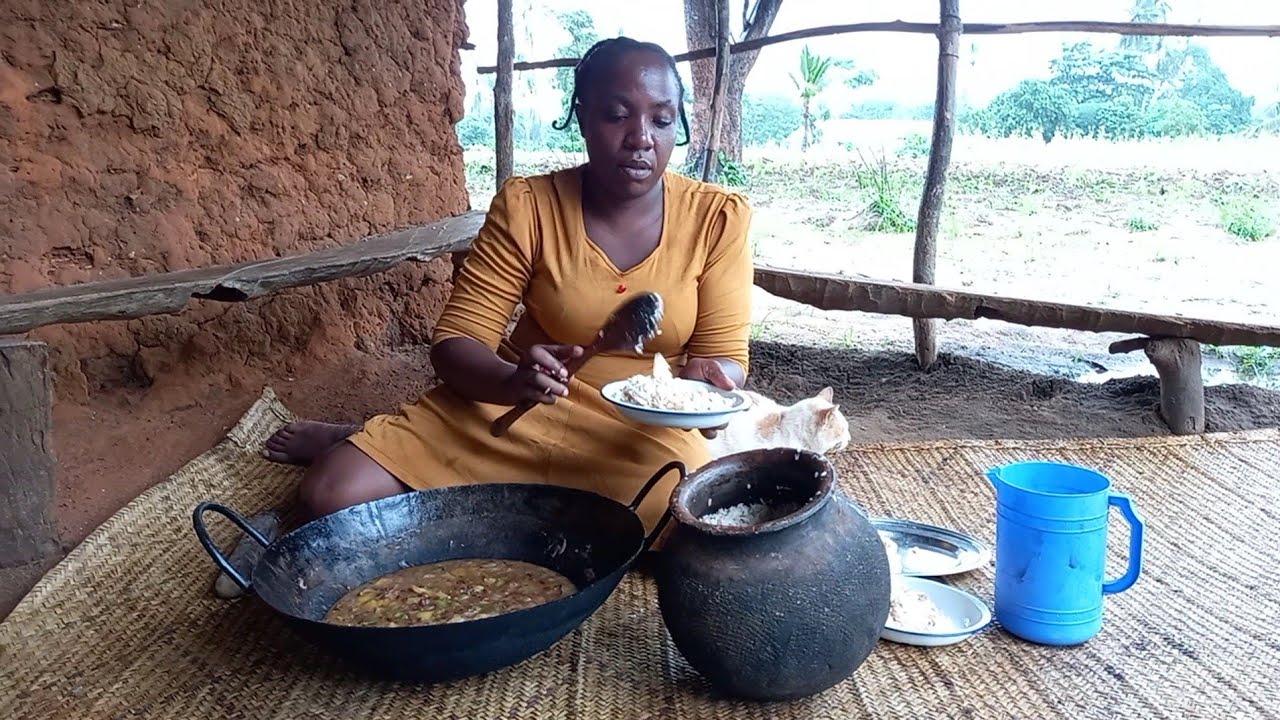 African Village Life//Cooking Traditional African Food for Dinner