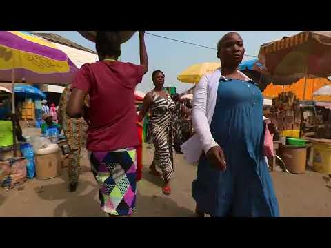 FASCINATING CUSTOMS, TRADITIONS & RICH CULTURE of an African Market. [CROWD] Accra Ghana.