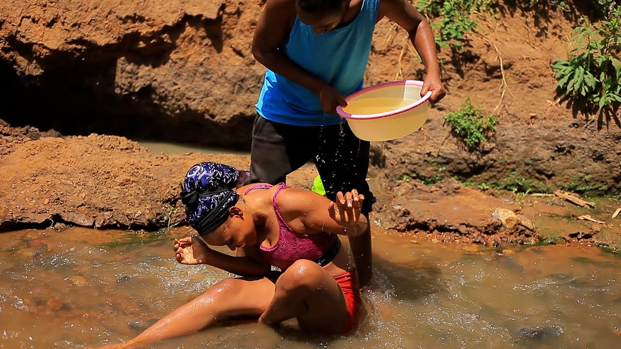 You Won’t Believe How Rwandans Bathe Outdoors in Their Village #outdoors