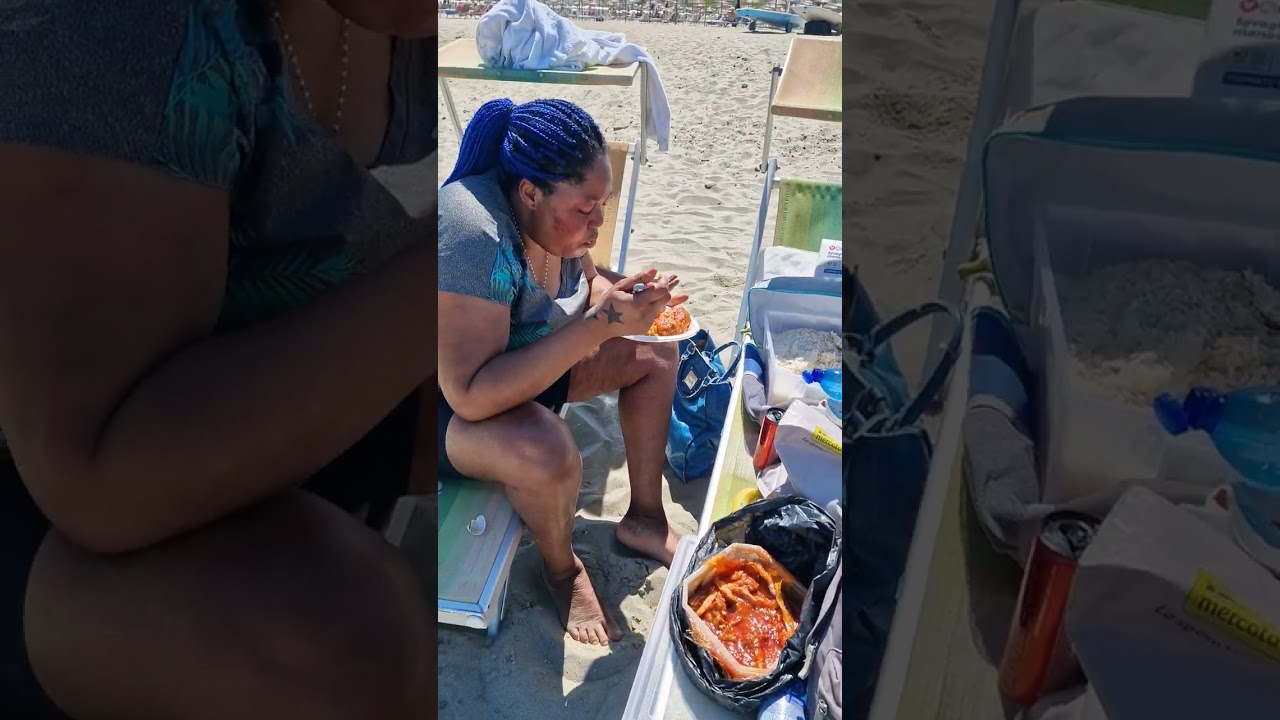 African food eating at the beach ⛱️