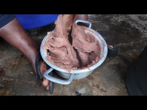 how African mum prepares african food – dinner for her family!!