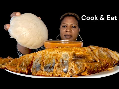 African food mukbang/ Cook and eat fish and tomatoes Pepper soup (ASMR eating Sound)